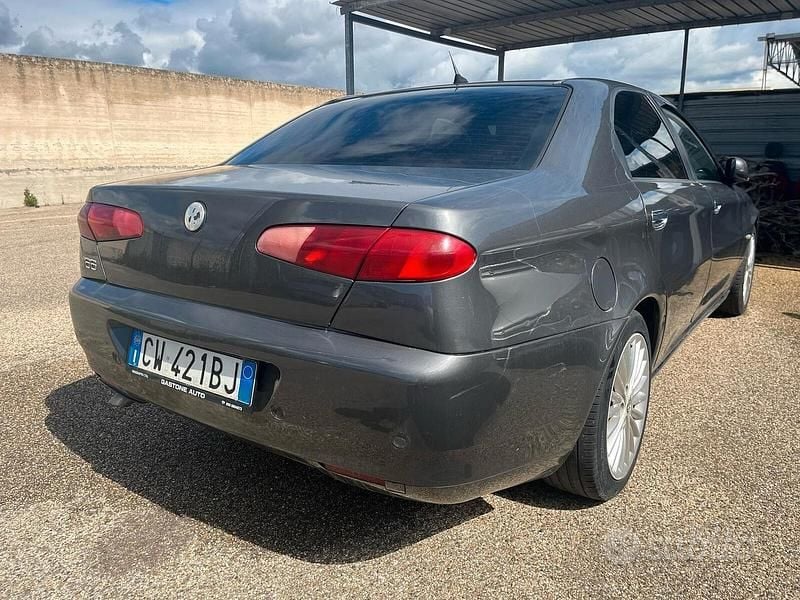 Usata Alfa Romeo 166 Exclusive 175 CV (128 kW) 2005 Grigio Berlina