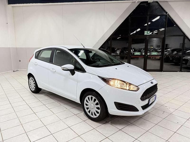 Usata Ford Fiesta 60 CV (44 kW) 2016 Bianco Berlina