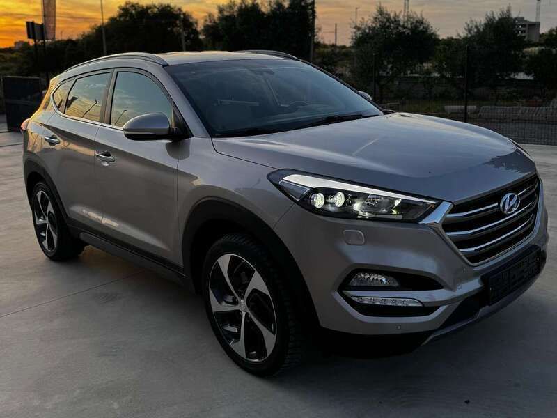 Usata Hyundai Tucson Xpossible 177 CV (130 kW) 2016 Bronzo SUV
