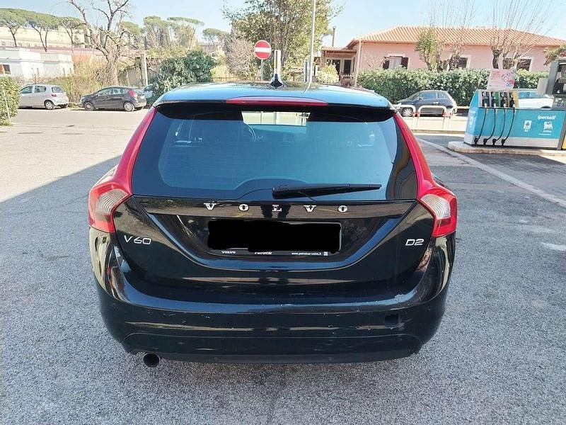 Usata Volvo V60 Summum 120 CV (88 kW) 2017 Nero Station wagon