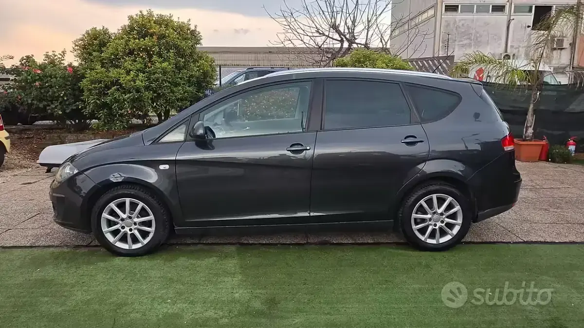 Usata Seat Altea Style 102 CV (75 kW) 2010 Grigio Monovolume