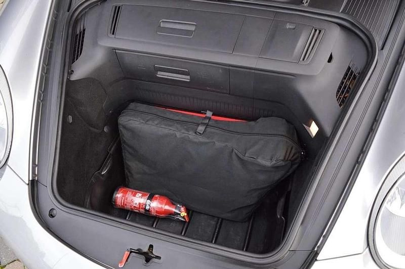 Usata Porsche 911 Carrera Cabriolet 355 CV (261 kW) 2006 Argento Cabrio