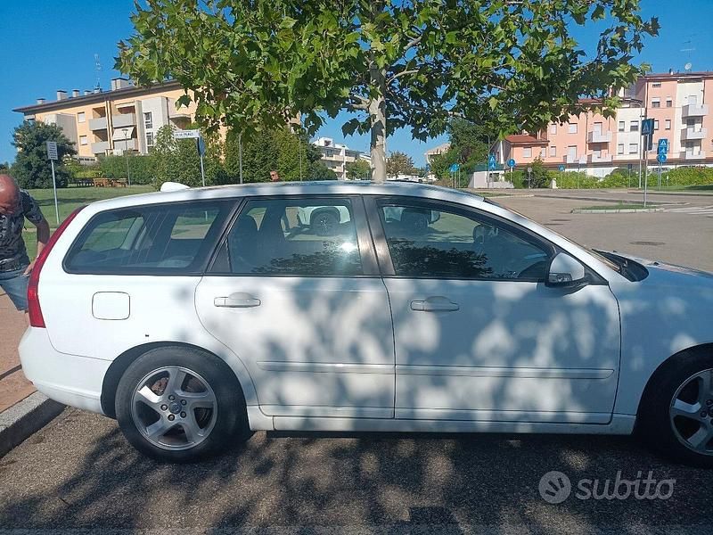 Usata Volvo V50 101 CV (74 kW) 2011 Bianco Station wagon