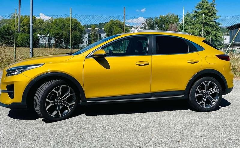 Usata Kia XCeed 160 CV (117 kW) 2021 Oro SUV