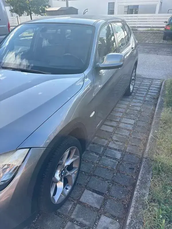 Usata BMW X1 177 CV (130 kW) 2011 Argento SUV