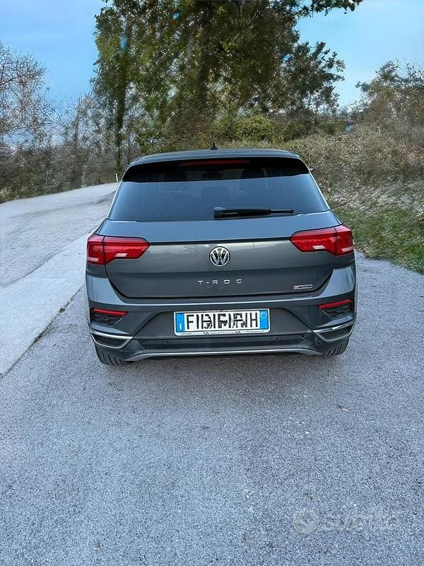 Usata VW T-Roc Advance 150 CV (110 kW) 2018 Grigio SUV