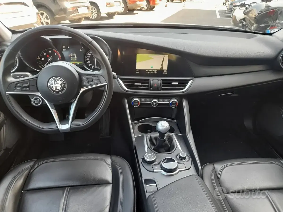 Usata Alfa Romeo Giulia Business 150 CV (110 kW) 2017 Grigio Berlina
