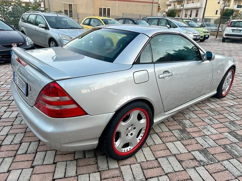 Usata Mercedes SLK230 AMG 193 CV (141 kW) 1996 Grigio Cabrio