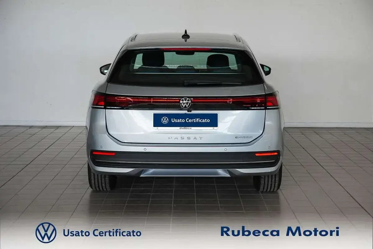 Usata VW Passat Business 204 CV (150 kW) 2025 Argento Station wagon