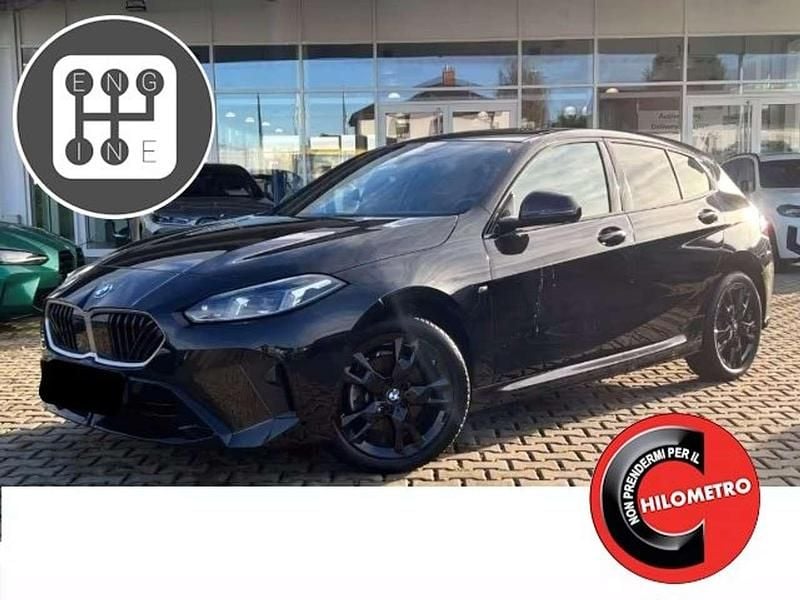 Black sapphire metallic Usata 2024 BMW 118 M Sport Due volumi | 31.990 € (Buon prezzo) - Immagine 1/4