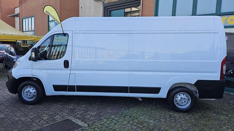 Usata Opel Movano 140 CV (102 kW) 2023 Bianco Furgone