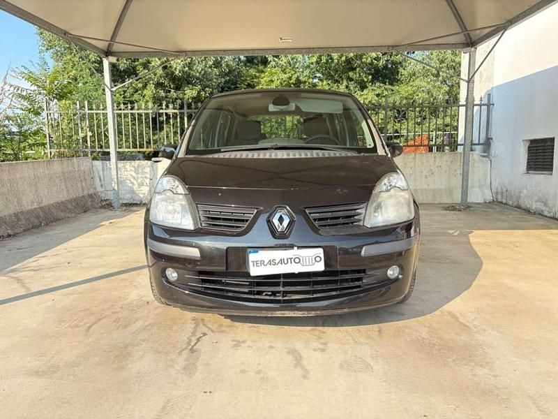 Usata Renault Modus 75 CV (55 kW) 2006 Nero Monovolume