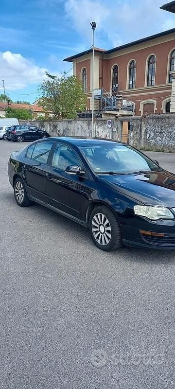 Usata 2006 VW Passat Comfortline Tre volumi | 2900 € (Ottimo prezzo) - Immagine 1/4