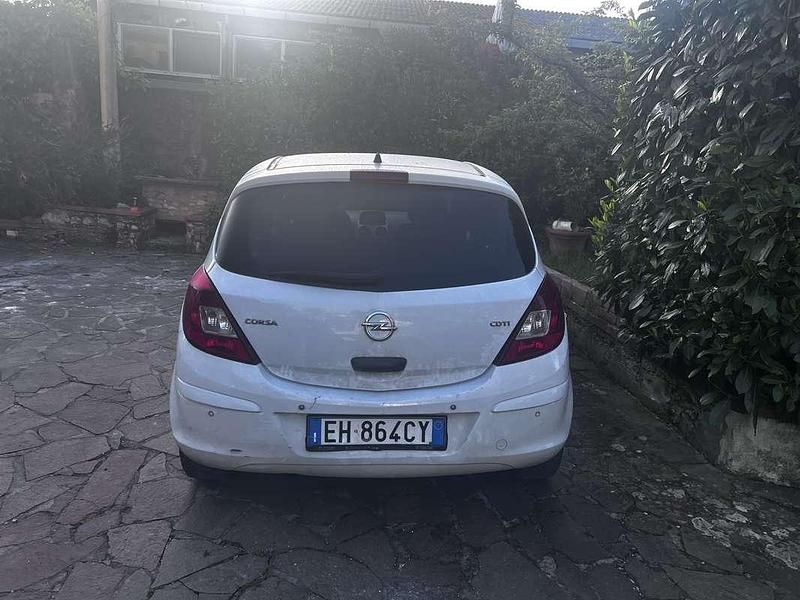 Usata Opel Corsa 75 CV (55 kW) 2011 Utilitaria
