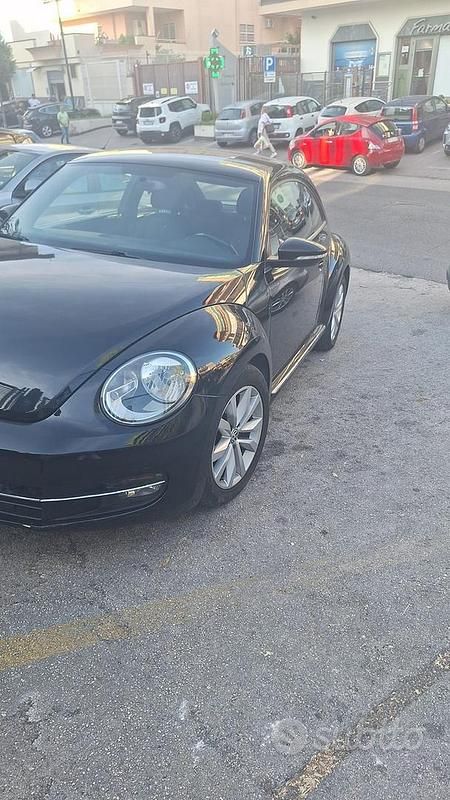 Usata VW Beetle 105 CV (77 kW) 2012 Nero Utilitaria