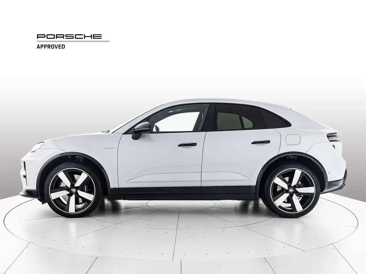 Usata Porsche Macan Turbo 469 kW (639 CV) 2024 Grigio SUV