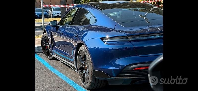 Usata Porsche Taycan 4S Performance Package 419 kW (571 CV) 2021 Blu Berlina