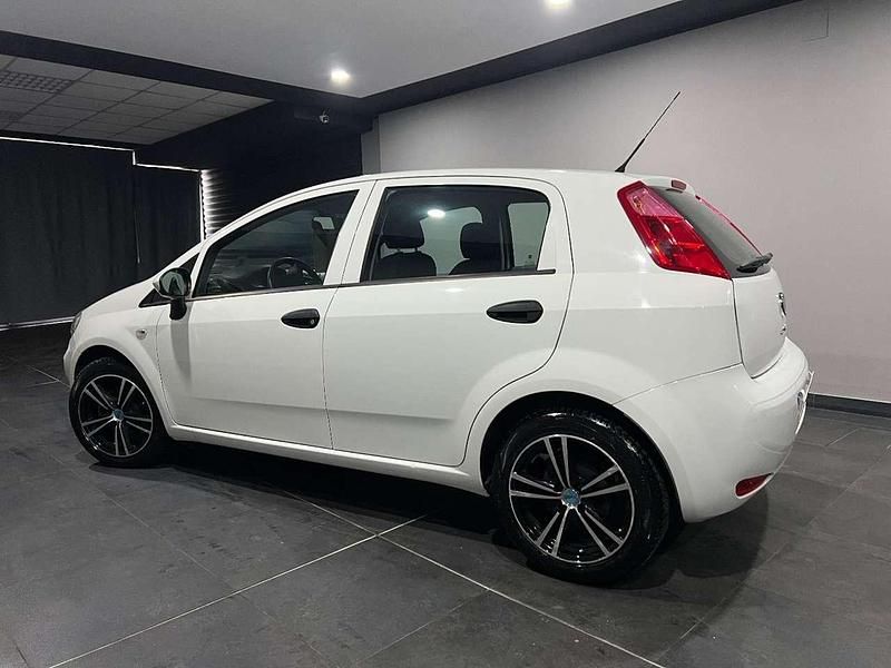 Usata Fiat Punto Lounge 95 CV (69 kW) 2017 Bianco Utilitaria