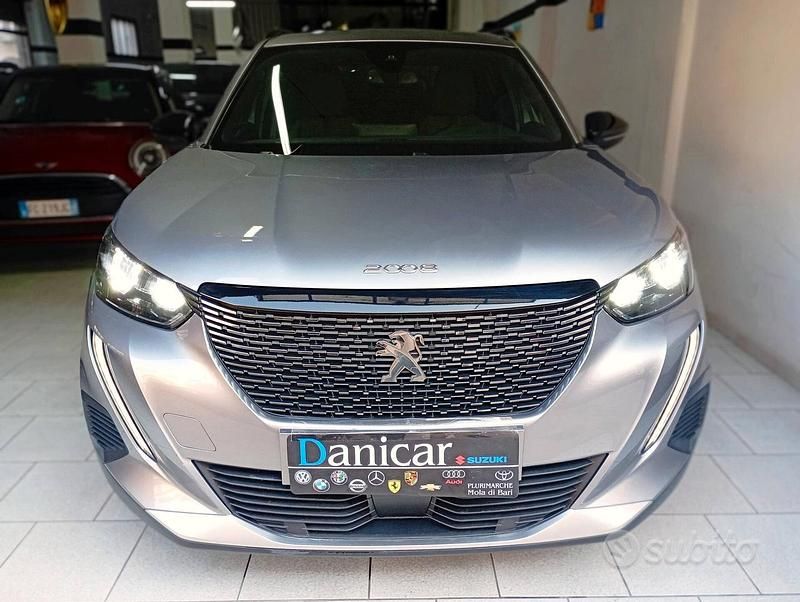 Usata Peugeot 2008 Allure 100 CV (73 kW) 2023 Grigio SUV