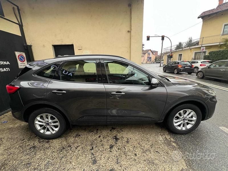 Usata Ford Kuga ST-Line 120 CV (88 kW) 2022 Grigio(met.) SUV
