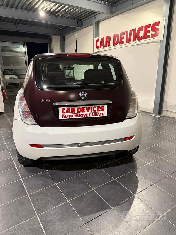 Bianco Usata 2009 Lancia Ypsilon Due volumi | 3800 € (Buon prezzo) - Immagine 1/4