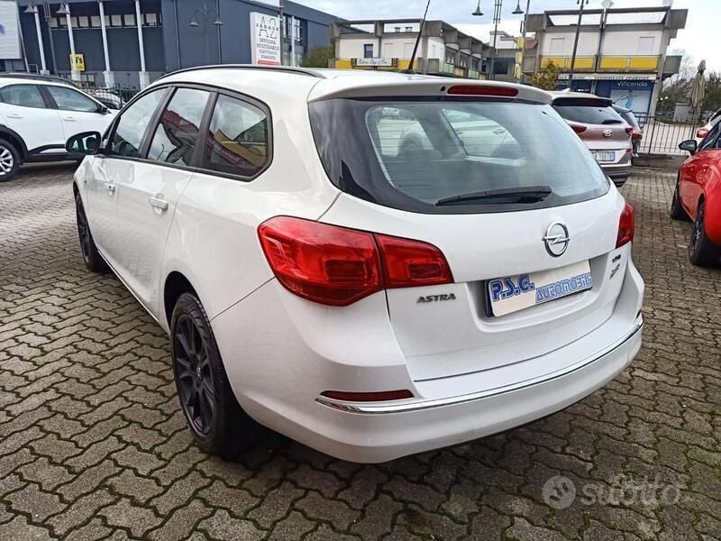 Usata Opel Astra S 110 CV (80 kW) 2015 Bianco Station wagon