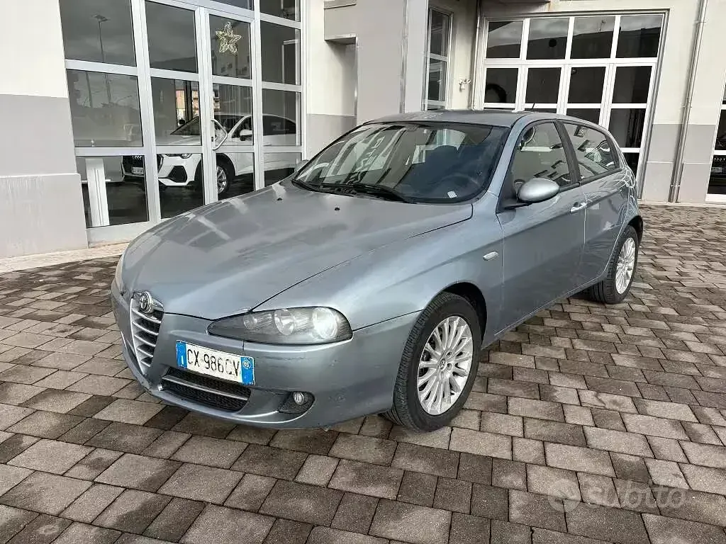 Usata Alfa Romeo 147 Distinctive 116 CV (85 kW) 2005 Utilitaria