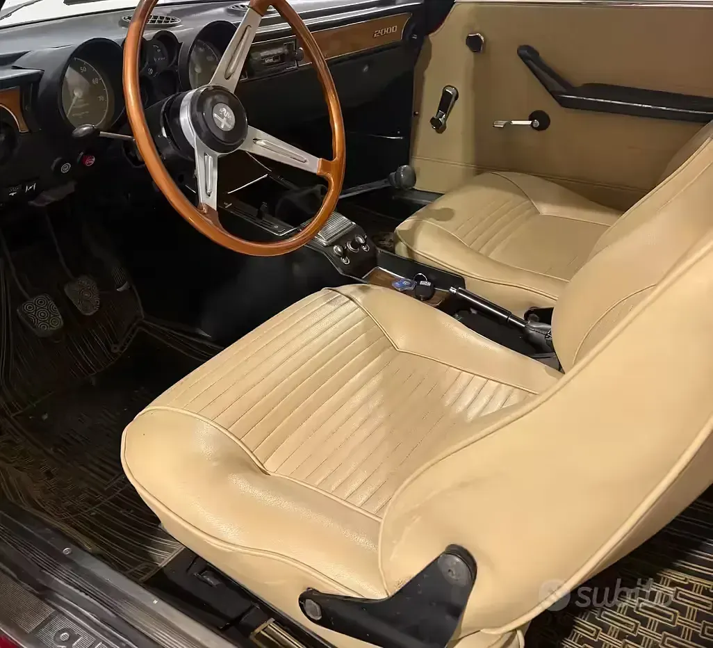 Usata Alfa Romeo 2000 Veloce 1970 Rosso Berlina