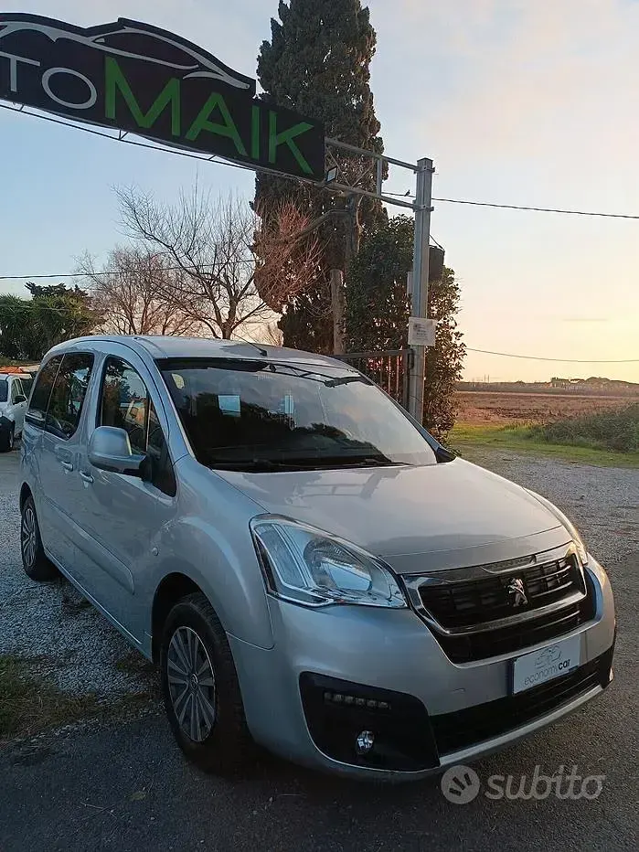 Usata Peugeot Partner 99 CV (72 kW) 2015 Grigio Monovolume