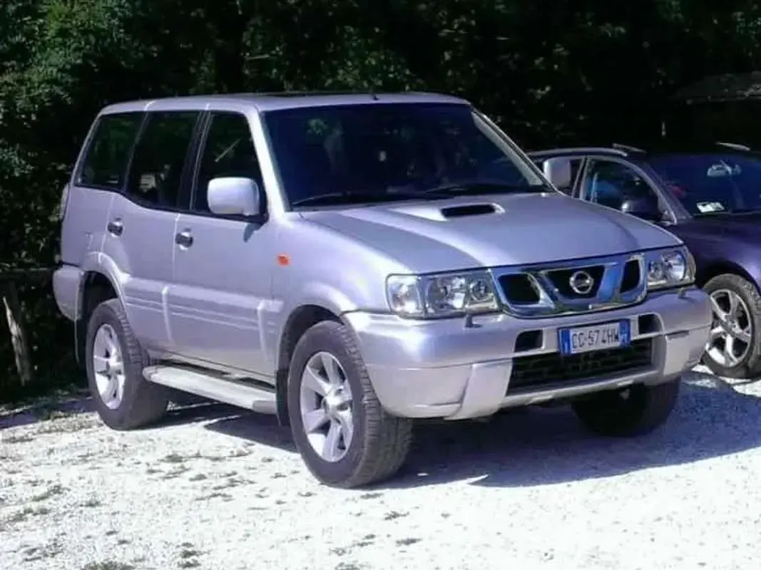 Usata Nissan Terrano 154 CV (113 kW) 2003 Argento SUV