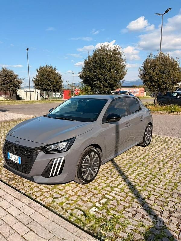 Usata Peugeot 208 75 CV (55 kW) 2024 Grigio Utilitaria