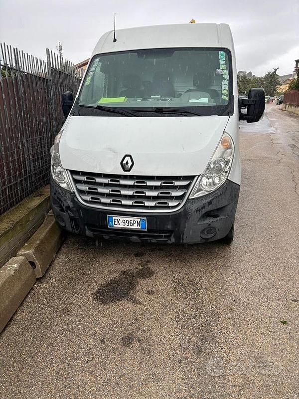 Begagnad Renault Master 2012 Vit Sedan