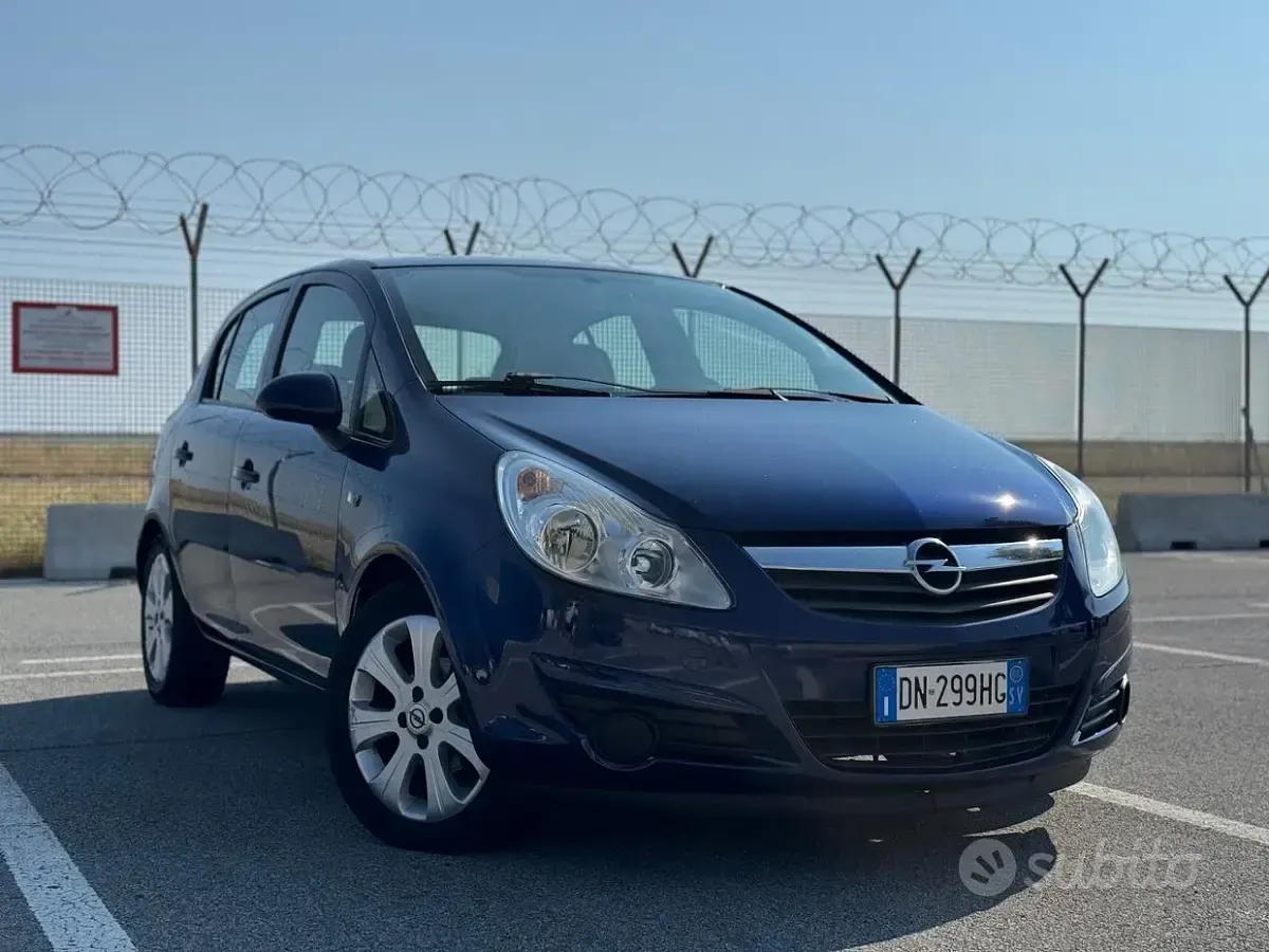 Usata Opel Corsa 80 CV (58 kW) 2008 Bluazzurro Utilitaria