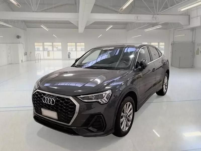 Usata 2022 Audi Q3 Sportback Business Plus SUV | 35.850 € (Buon prezzo) - Immagine 1/4
