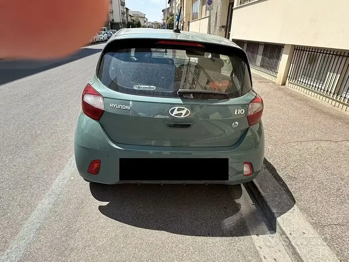 Usata Hyundai i10 63 CV (46 kW) 2024 Verde Utilitaria