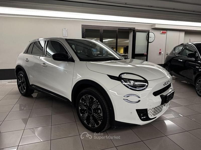 Usata Fiat 600 La Prima 110 CV (80 kW) 2024 Bianco SUV