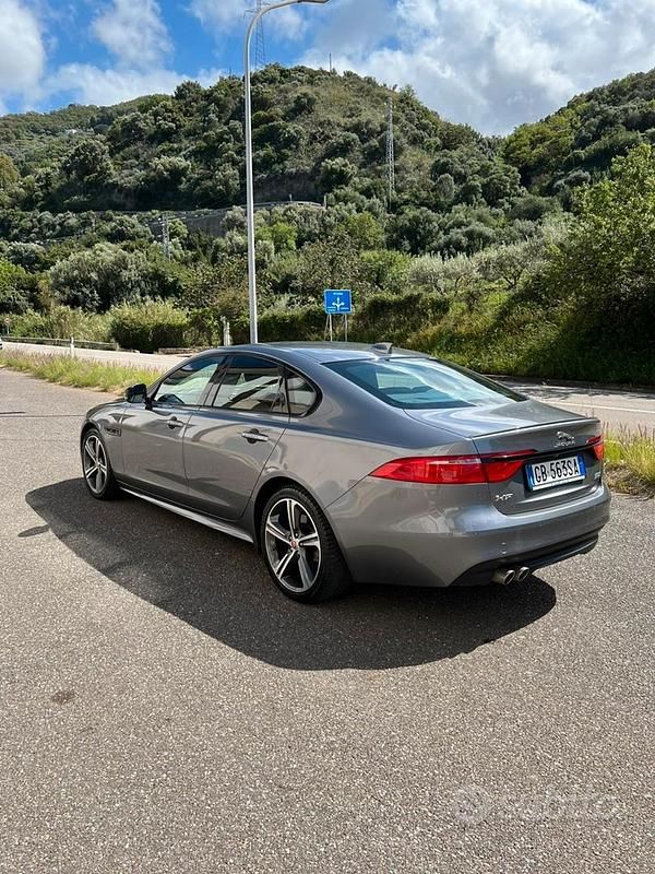 Usata Jaguar XF S 190 CV (139 kW) 2020 Grigio Berlina