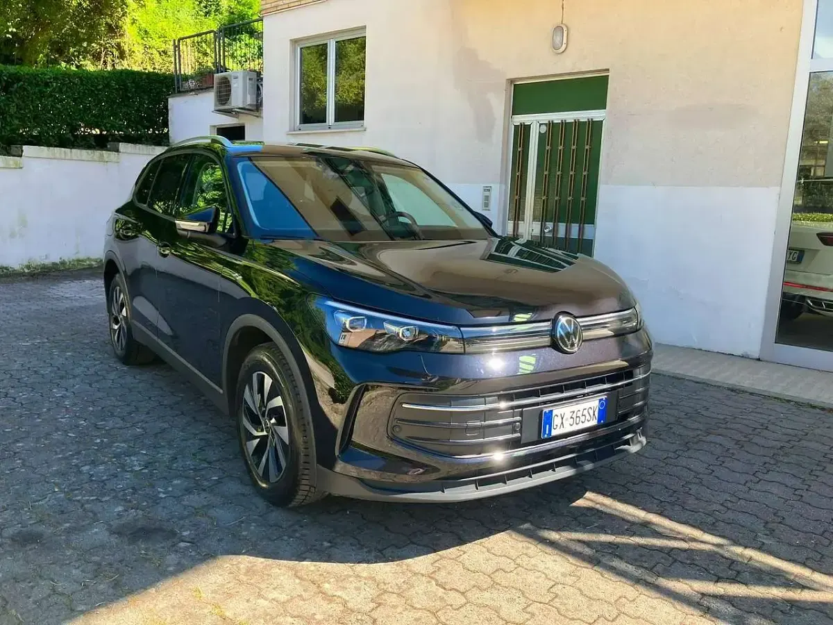 Usata VW Tiguan Edition 150 CV (110 kW) 2024 Deep black perlato SUV