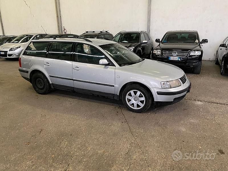 Usata VW Passat Trendline 150 CV (110 kW) 2002 Marrone Berlina