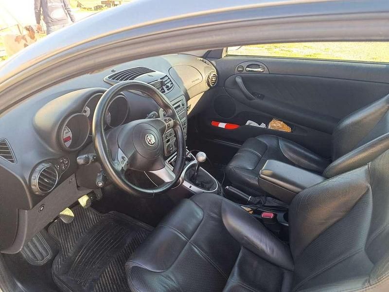Usata Alfa Romeo GT Distinctive 140 CV (102 kW) 2005 Coupé