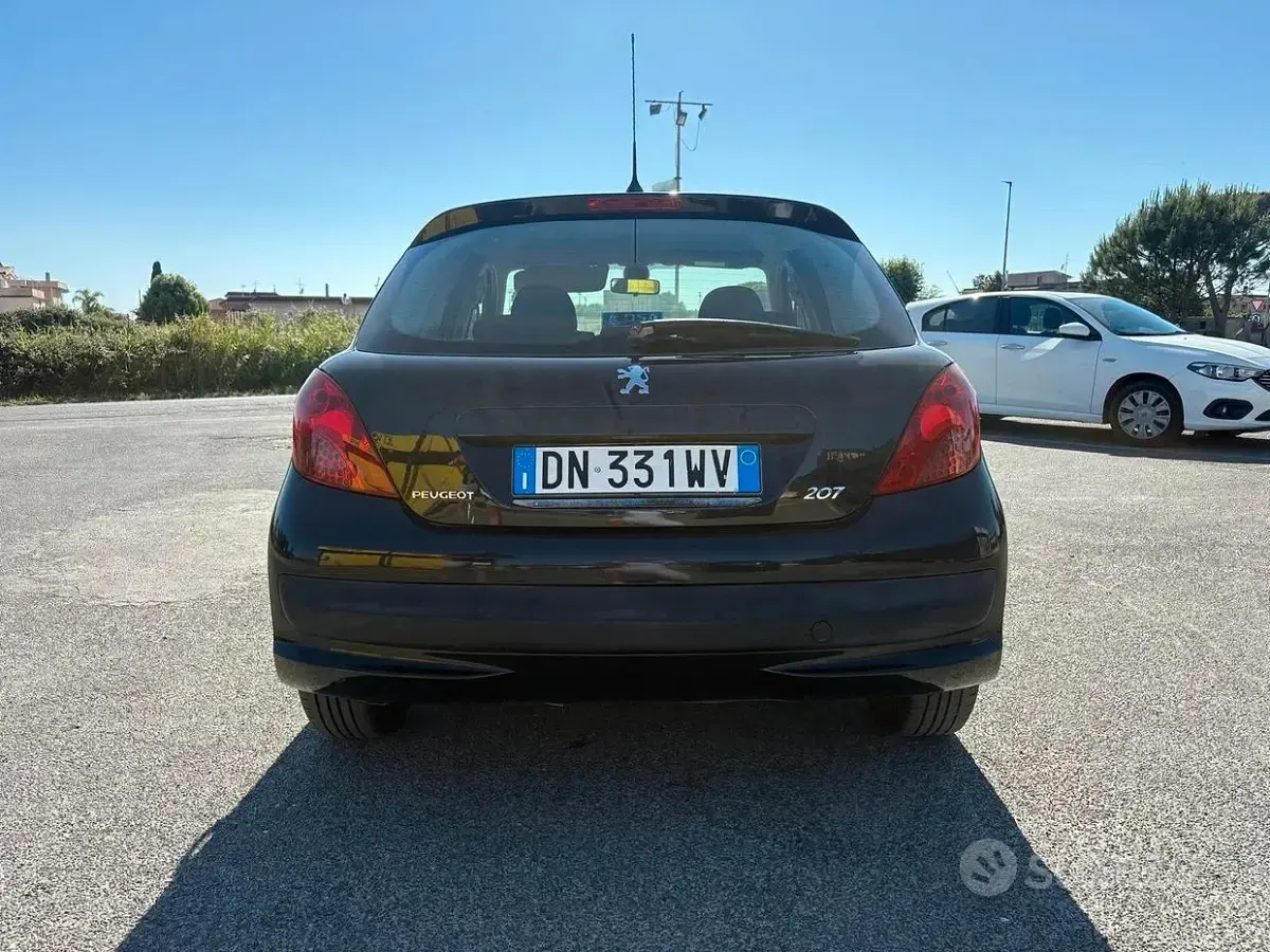 Usata Peugeot 207 68 CV (50 kW) 2008 Nero Berlina