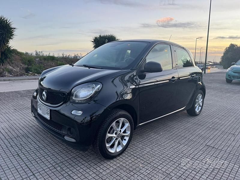 Usata Smart ForFour Superpassion 71 CV (52 kW) 2018 Nero Utilitaria