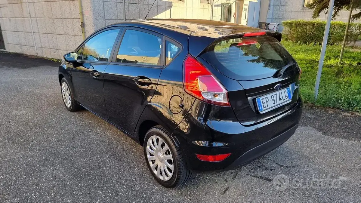 Usata Ford Fiesta Titanium 80 CV (58 kW) 2012 Nero Berlina