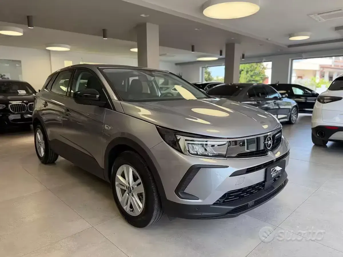 Usata Opel Grandland X Business 131 CV (96 kW) 2023 Grigio SUV