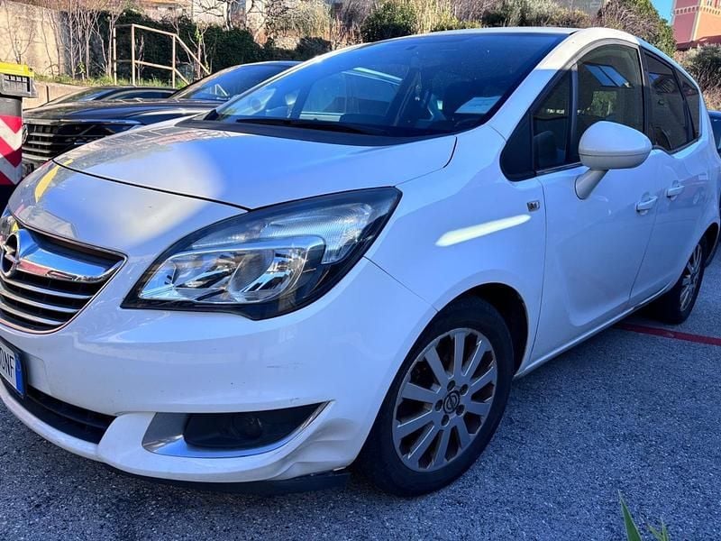 Bianco Usata 2016 Opel Meriva Cosmo Monovolume | 5900 € (Super prezzo) - Immagine 1/4