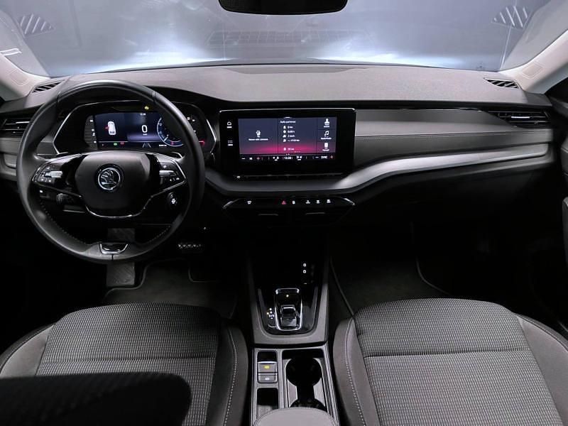 Begagnad Skoda Octavia Executive 116 HK (85 kW) 2023 Vari colori pastello Kombi