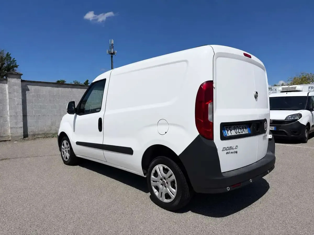Usata Fiat Doblò 90 CV (66 kW) 2016 Bianco Monovolume