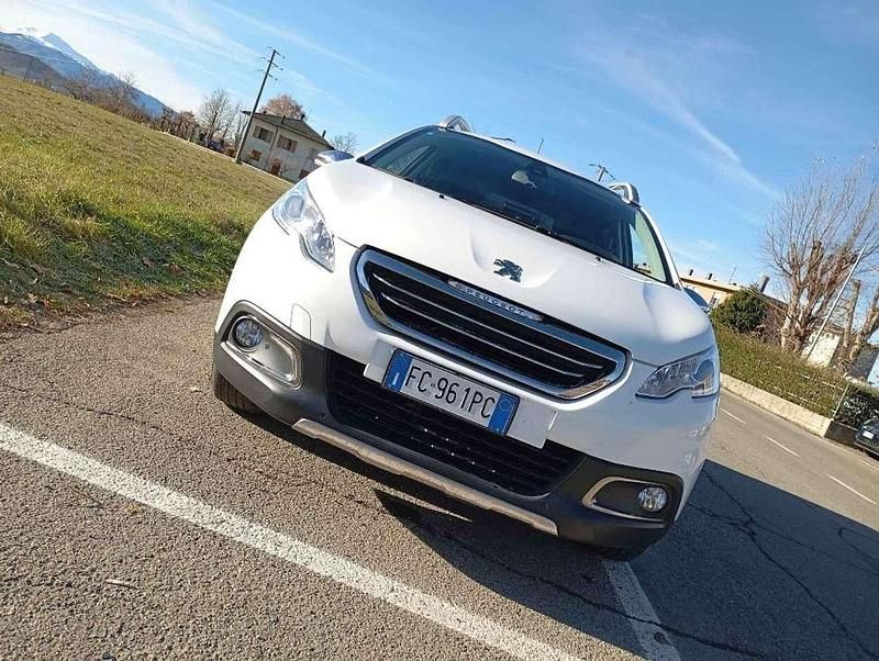 Usata Peugeot 2008 Access 82 CV (60 kW) 2016 Bianco SUV