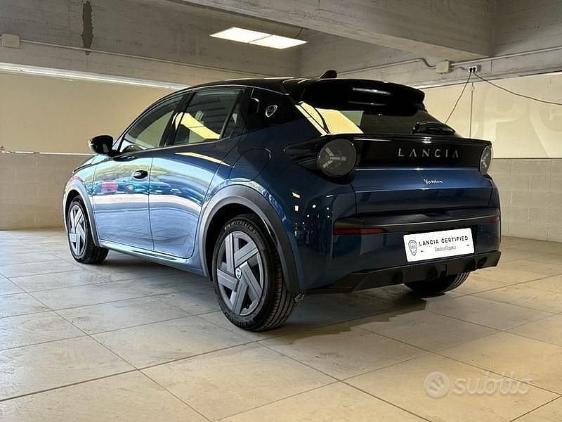Usado Lancia Ypsilon 101 HP (74 kW) 2025 Azul Citadino