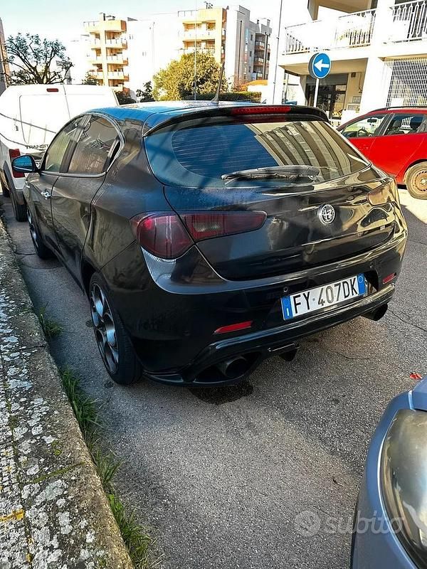 Usata Alfa Romeo Giulietta 235 CV (172 kW) 2014 Nero Berlina